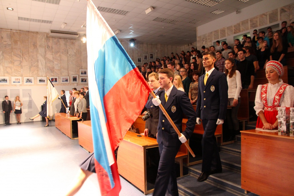 В ВолГУ стартовал межрегиональный молодежный форум «Сталинградский рубеж».JPG